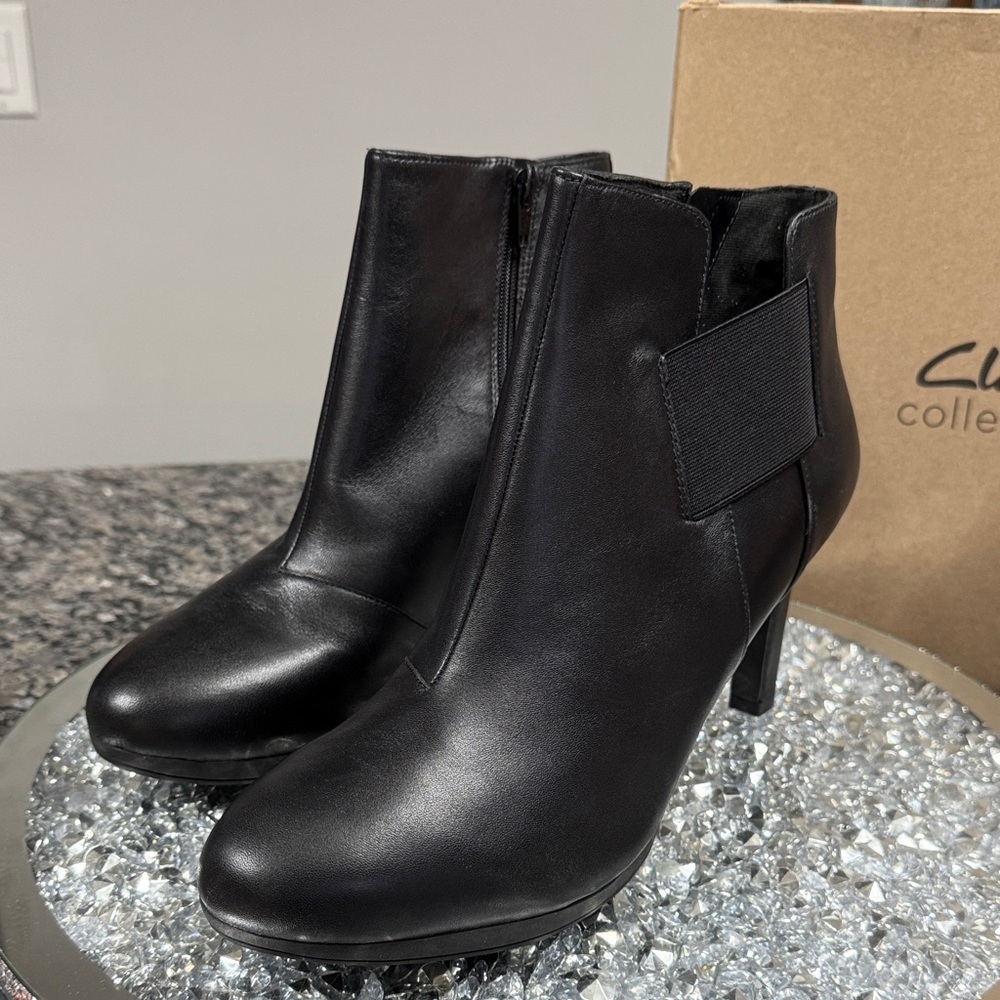 Clarks Amber rise Black leather Heeled Ankle Boots NEW 11M - Picture 5 of 14